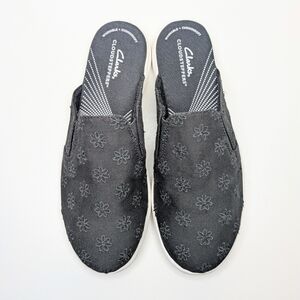 Clarks Cloudsteppers Breeze Shore Mules Woven Fabric Eyelet Black Floral Size 9